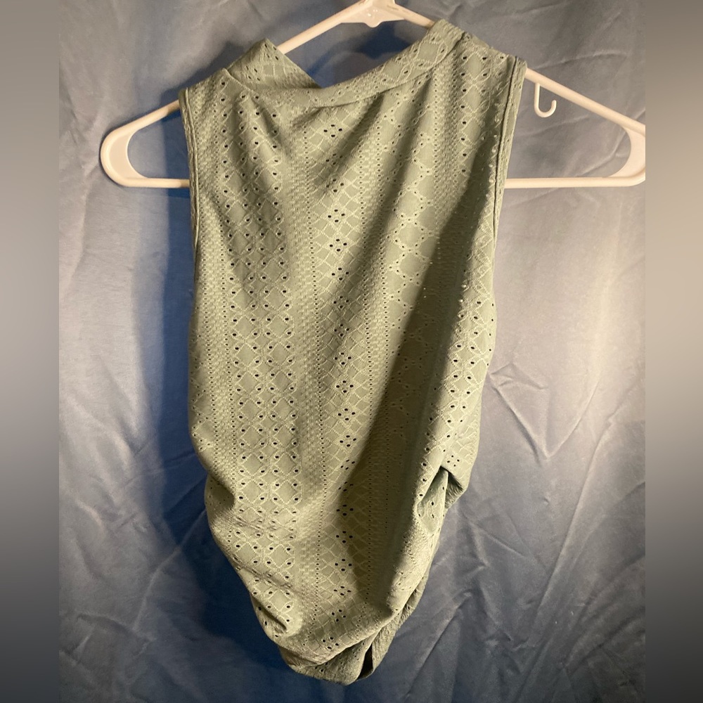 Rouche Green top